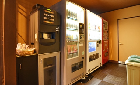 写真:自動販売機（ヌプリ館2階共用エリア）